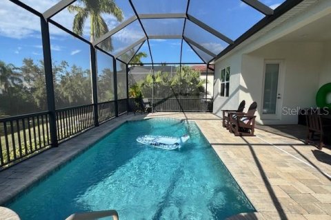 House in Bradenton, Florida 2 bedrooms, 183.39 sq.m. № 2230882 - photo 11