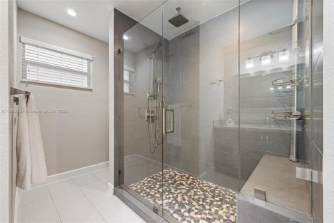 Casa en venta en Miami, Florida, 3 dormitorios, 173.73 m2 № 1940938 - foto 14