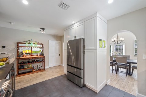 Casa en venta en Miami, Florida, 3 dormitorios, 173.73 m2 № 1940938 - foto 7