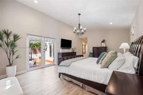 Casa en venta en Miami, Florida, 3 dormitorios, 173.73 m2 № 1940938 - foto 12