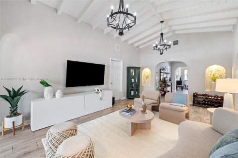 Casa en venta en Miami, Florida, 3 dormitorios, 173.73 m2 № 1940938 - foto 2