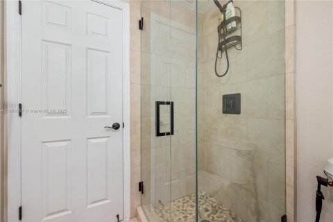 Casa en venta en Miami, Florida, 3 dormitorios, 173.73 m2 № 1940938 - foto 21