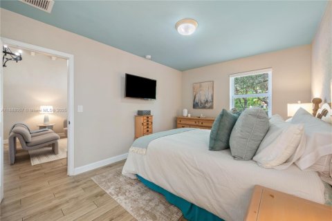 Casa en venta en Miami, Florida, 3 dormitorios, 173.73 m2 № 1940938 - foto 16