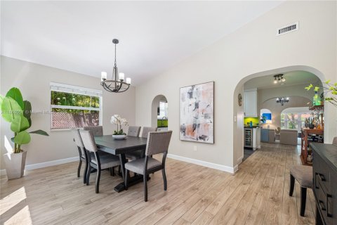 Casa en venta en Miami, Florida, 3 dormitorios, 173.73 m2 № 1940938 - foto 8