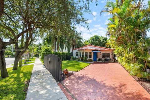 Casa en venta en Miami, Florida, 3 dormitorios, 173.73 m2 № 1940938 - foto 26