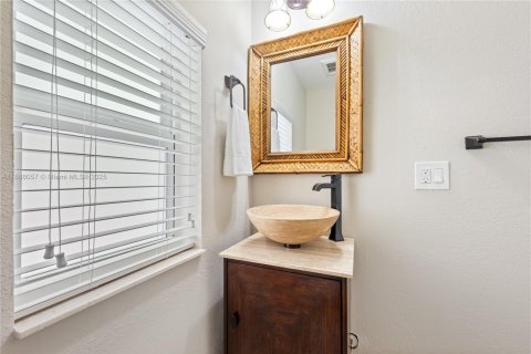 Casa en venta en Miami, Florida, 3 dormitorios, 173.73 m2 № 1940938 - foto 20