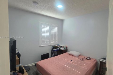 Townhouse in Miami, Florida 3 bedrooms, 106.84 sq.m. № 2068067 - photo 12