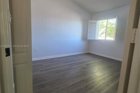 Townhouse in Miami, Florida 3 bedrooms, 106.84 sq.m. № 2068067 - photo 24