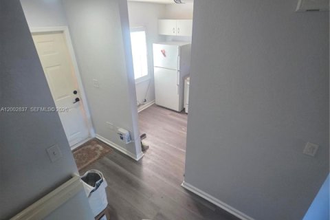 Townhouse in Miami, Florida 3 bedrooms, 106.84 sq.m. № 2068067 - photo 14