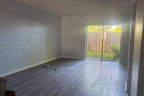 Townhouse in Miami, Florida 3 bedrooms, 106.84 sq.m. № 2068067 - photo 28