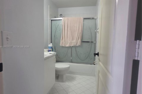 Townhouse in Miami, Florida 3 bedrooms, 106.84 sq.m. № 2068067 - photo 8