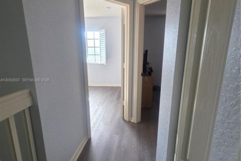 Townhouse in Miami, Florida 3 bedrooms, 106.84 sq.m. № 2068067 - photo 10