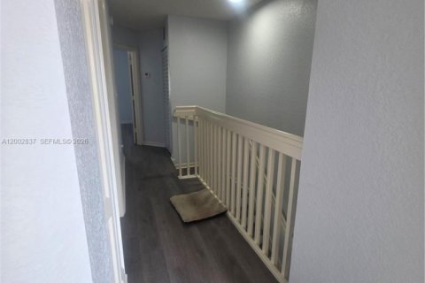 Townhouse in Miami, Florida 3 bedrooms, 106.84 sq.m. № 2068067 - photo 19