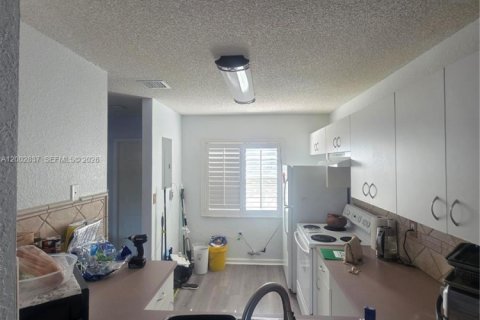 Townhouse in Miami, Florida 3 bedrooms, 106.84 sq.m. № 2068067 - photo 20