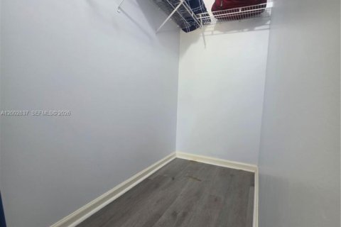 Townhouse in Miami, Florida 3 bedrooms, 106.84 sq.m. № 2068067 - photo 3