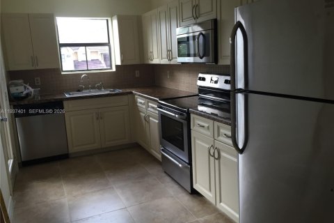 Copropriété à louer à Miami, Floride: 1 chambre, 69.4 m2 № 1995499 - photo 17