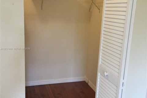 Copropriété à louer à Miami, Floride: 1 chambre, 69.4 m2 № 1995499 - photo 20