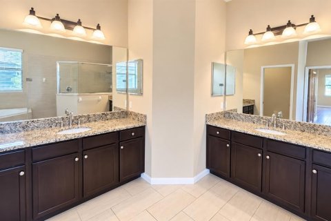House in Tampa, Florida 6 bedrooms, 384.8 sq.m. № 2349613 - photo 16