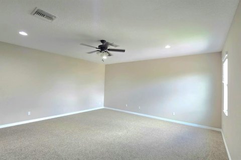 House in Tampa, Florida 6 bedrooms, 384.8 sq.m. № 2349613 - photo 25