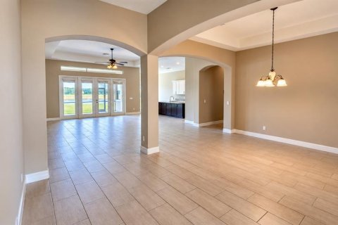 House in Tampa, Florida 6 bedrooms, 384.8 sq.m. № 2349613 - photo 12