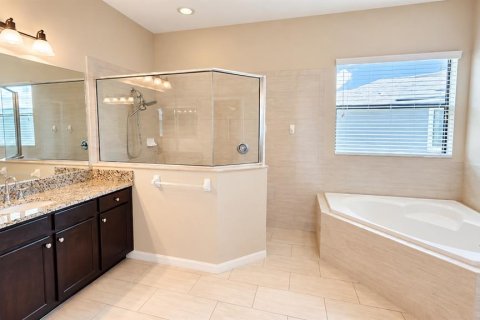House in Tampa, Florida 6 bedrooms, 384.8 sq.m. № 2349613 - photo 17