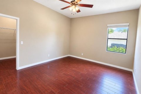 House in Tampa, Florida 6 bedrooms, 384.8 sq.m. № 2349613 - photo 20