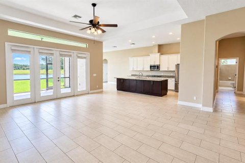 House in Tampa, Florida 6 bedrooms, 384.8 sq.m. № 2349613 - photo 3