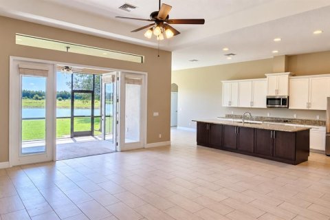 House in Tampa, Florida 6 bedrooms, 384.8 sq.m. № 2349613 - photo 4