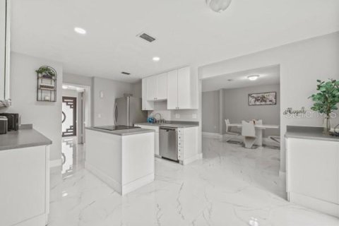 Купить виллу или дом в Тампа, Флорида 3 комнаты, 177.81м2, № 1912953 - фото 11