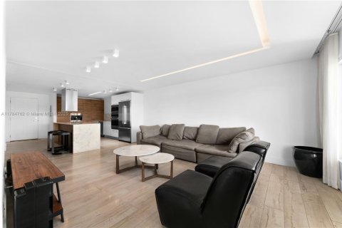 Condo in Miami, Florida, 1 bedroom  № 1639134 - photo 7