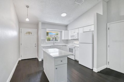 Casa en venta en Orlando, Florida, 2 dormitorios, 74.32 m2 № 2296530 - foto 7