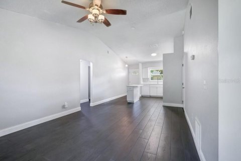 Casa en venta en Orlando, Florida, 2 dormitorios, 74.32 m2 № 2296530 - foto 11