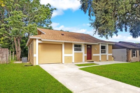 House in Orlando, Florida 2 bedrooms, 74.32 sq.m. № 2296530