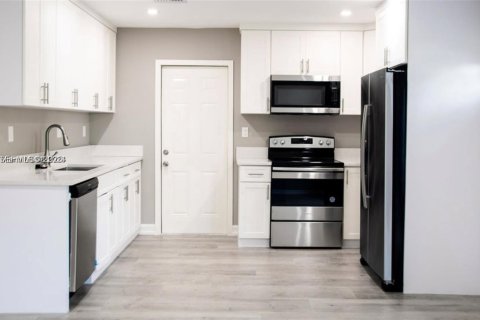 Villa ou maison à vendre à Pompano Beach, Floride: 3 chambres, 107.02 m2 № 1976937 - photo 3