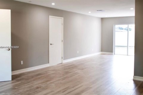 Villa ou maison à vendre à Pompano Beach, Floride: 3 chambres, 107.02 m2 № 1976937 - photo 6