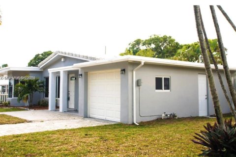 Villa ou maison à vendre à Pompano Beach, Floride: 3 chambres, 107.02 m2 № 1976937 - photo 12