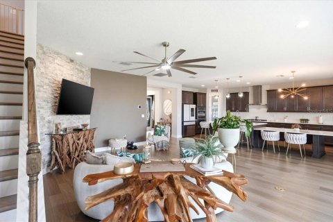 House in Fish Hawk, Florida 5 bedrooms, 329.62 sq.m. № 2093942 - photo 2