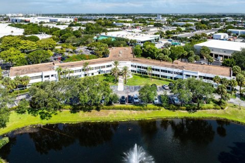 Immobilier commercial à Pompano Beach, Floride № 2290805