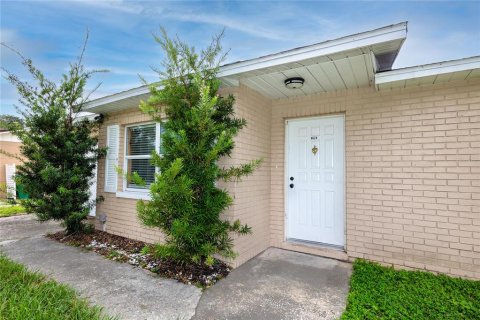 Villa ou maison à vendre à Zephyrhills, Floride: 3 chambres, 121.7 m2 № 2413530 - photo 6