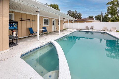 Villa ou maison à vendre à Zephyrhills, Floride: 3 chambres, 121.7 m2 № 2413530 - photo 2