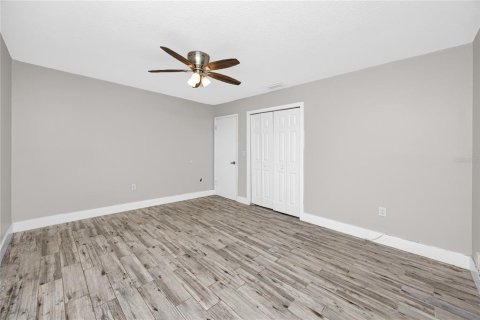 Villa ou maison à vendre à Zephyrhills, Floride: 3 chambres, 121.7 m2 № 2413530 - photo 17