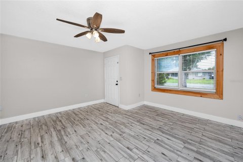 Villa ou maison à vendre à Zephyrhills, Floride: 3 chambres, 121.7 m2 № 2413530 - photo 7