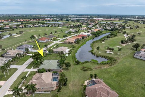 Villa ou maison à vendre à Punta Gorda, Floride: 3 chambres, 203.36 m2 № 2398677 - photo 4