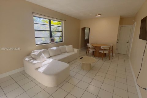 House in Miami Beach, Florida 1 bedroom, 60.39 sq.m. № 2041027