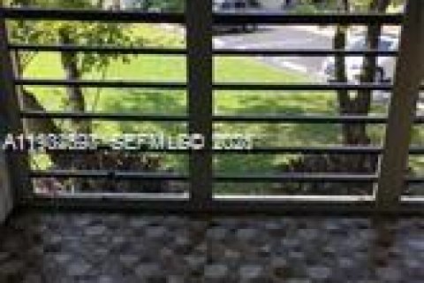 Снять в аренду кондоминиум в Авентура, Флорида 2 спальни, 108.7м2, № 1991648 - фото 9