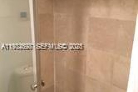 Снять в аренду кондоминиум в Авентура, Флорида 2 спальни, 108.7м2, № 1991648 - фото 8