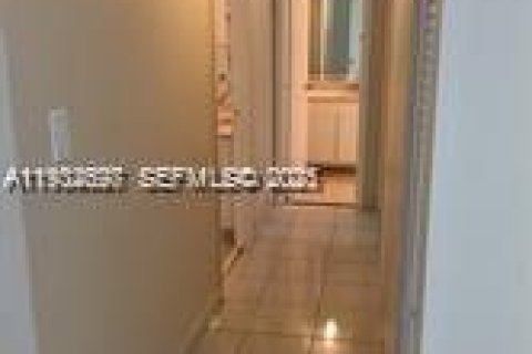 Снять в аренду кондоминиум в Авентура, Флорида 2 спальни, 108.7м2, № 1991648 - фото 4