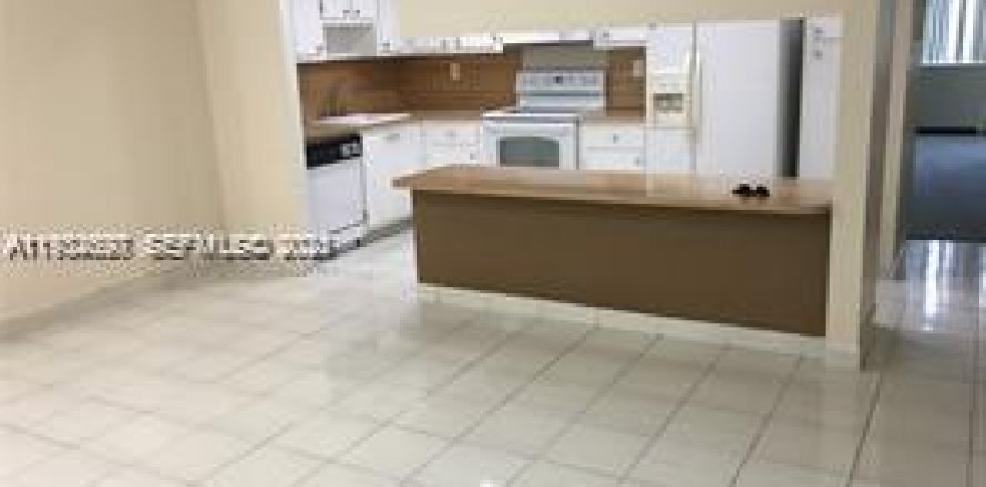 Кондоминиум с 2 спальнями в Авентура, Флорида № 1991648