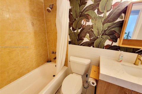 Condominio en venta en Pinecrest, Florida, 2 dormitorios, 74.79 m2 № 1951946 - foto 21