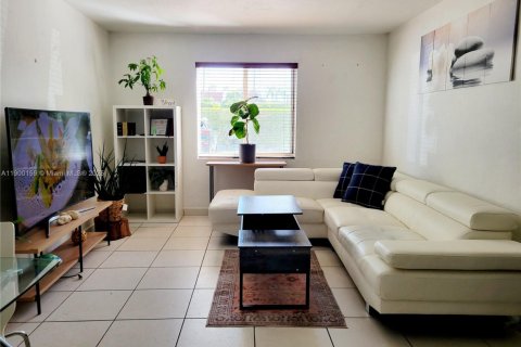 Condominio en venta en Pinecrest, Florida, 2 dormitorios, 74.79 m2 № 1951946 - foto 8
